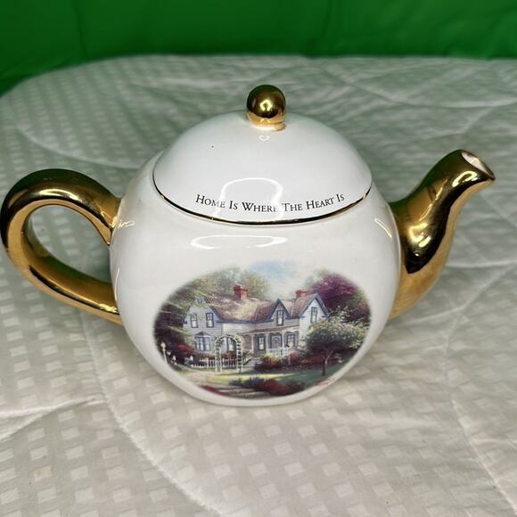 Thomas Kinkade Teapot,
"Home is Where the Heart Is",
Teleflora Tea Pot - Picture 5 of 13